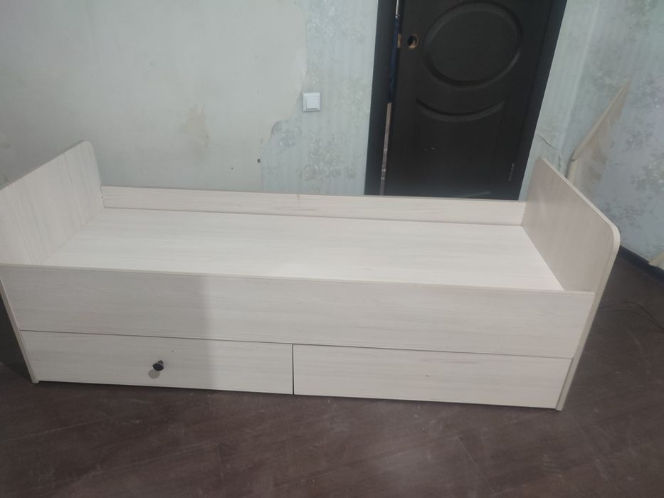 Продам кровать с ящиками