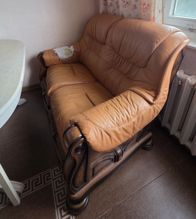 Отдам даром диваны и кресло