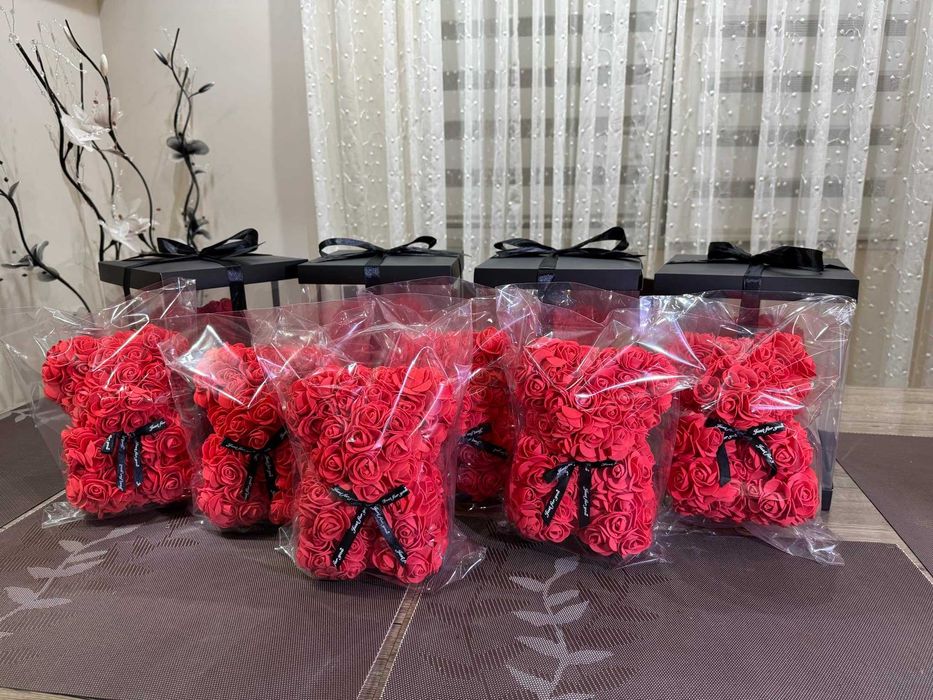 НОВО! Специален подарък за Свети Валентин - Мече от рози