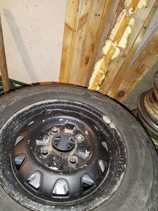 Продам шины на железных дисках 13