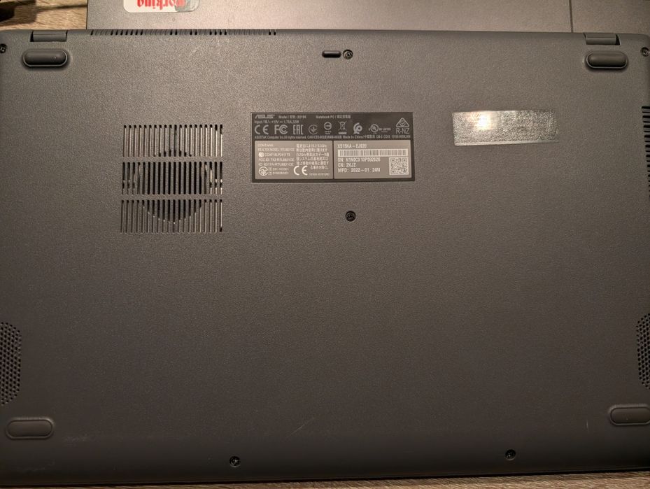 Vand Laptop Asus 8Gb RAM 248 GB SSD QuadCore Windows 11