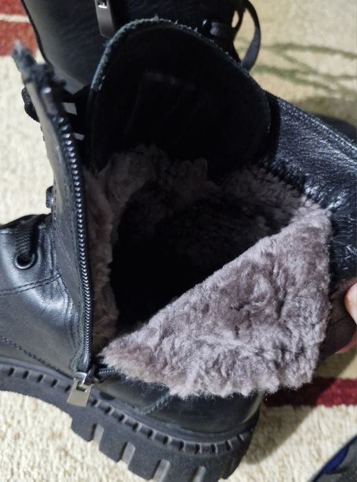 Продам. ботинка зима 36 разм