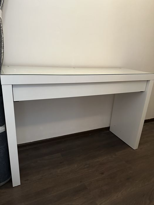 Тоалетна маса ikea