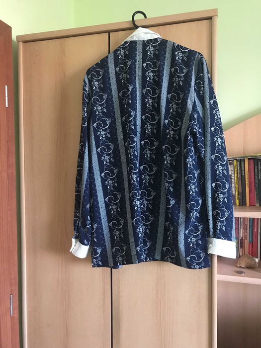 Нов дамски костюм- сако, риза, пола- размер XL