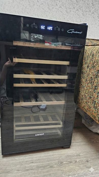 Винный холодильник Libhof