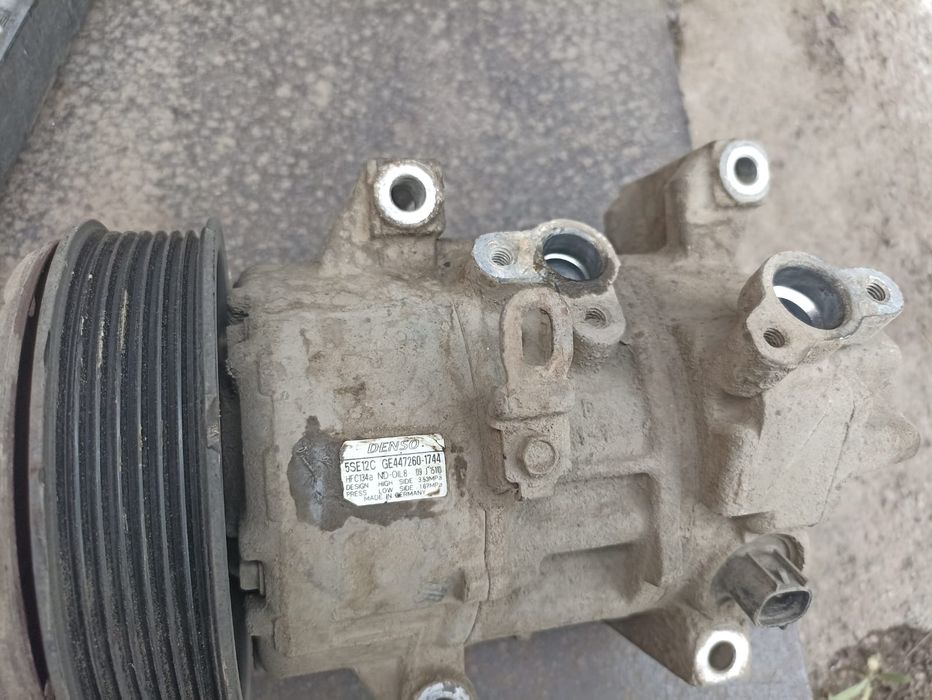 Компрессор  кондиционера на запчастиАвенсис,Королла,Toyota,Тойота авто