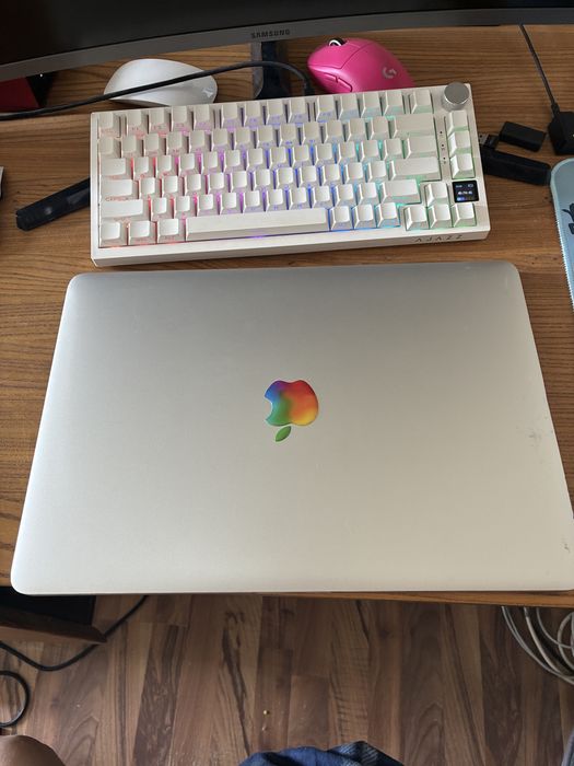 Macbook pro 15 2015 a1398 16/256 gb