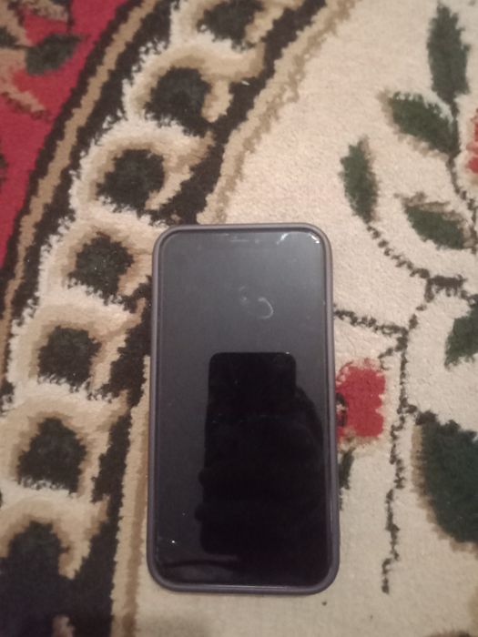 Продам iPhone 11