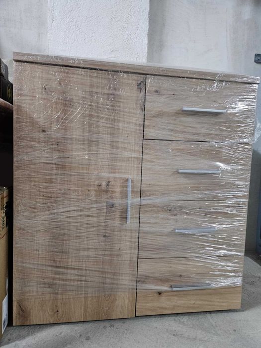 Комод с чекмеджета и врата