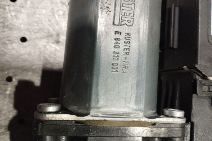 Motoras macara geam fata dreapta 3D2 959 702 H Volkswagen VW Phaeton