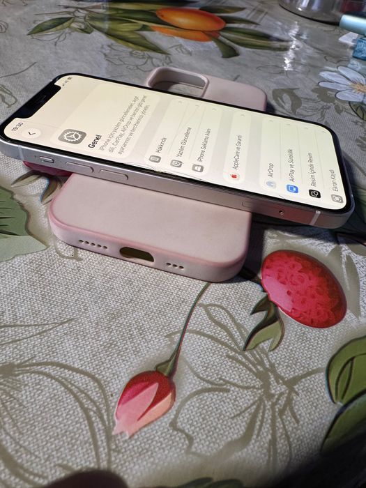 Iphone 12 64гб бял
