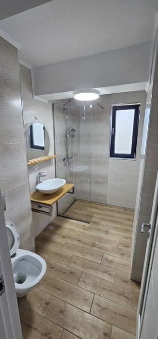 Inchiriez apartament  2 camere   - Zona  Cartodrom