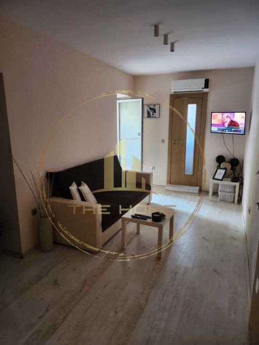 Дава се под наем Двустаен апартамент в Варна, Център - 70 кв.м за 511 € - Снимка #3