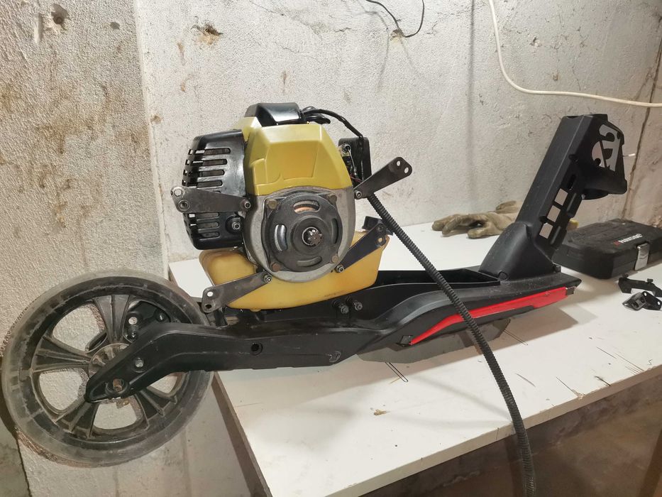 Мотопед двигател 40 куб. 2Т