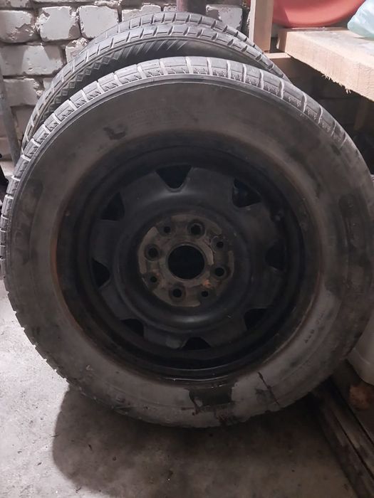 Продам шины на 15 3 шт