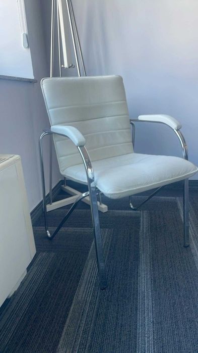 6 бр. хромиран стол с тапицерия от бяла изкуствена кожа