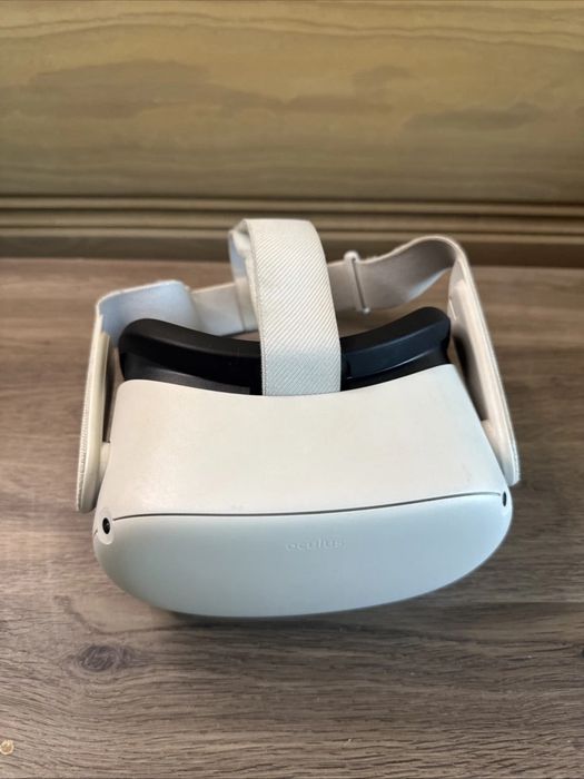 Oculus quest 2 Шлем виртуальной реальности, продаю срочно