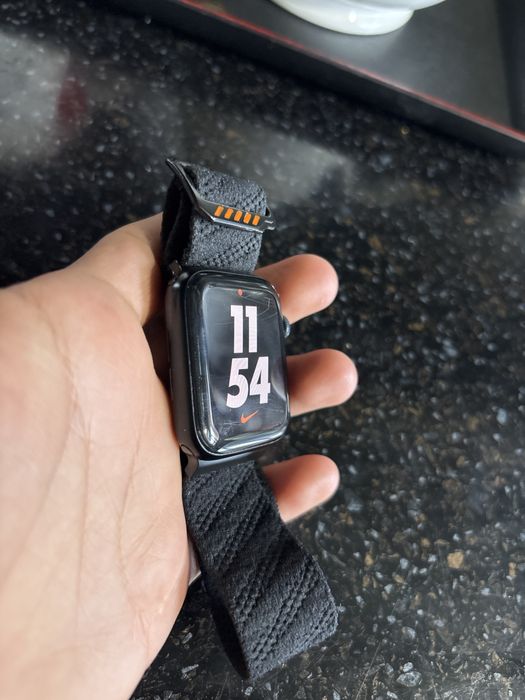 apple watch SE 2 поколение