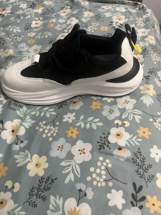 Кроссовки новые 40-41