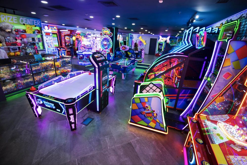 Jocuri distractive ( Box , biliard , arcade , VR )