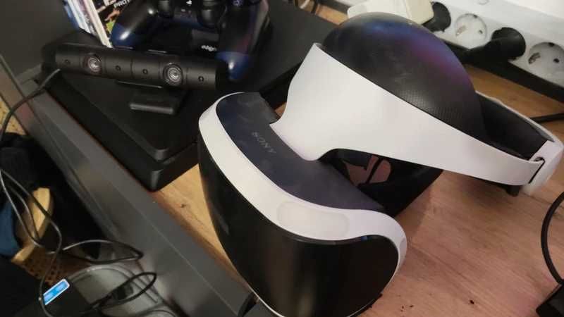 Playstation sony PS4 cu manete si Casca VR