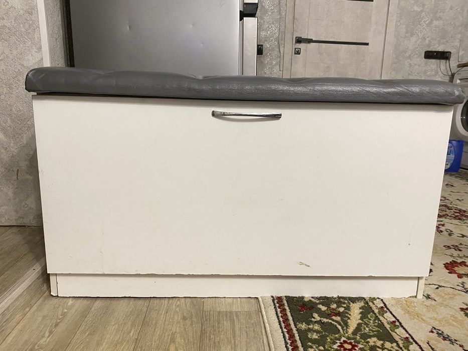 Продам обувницу диван