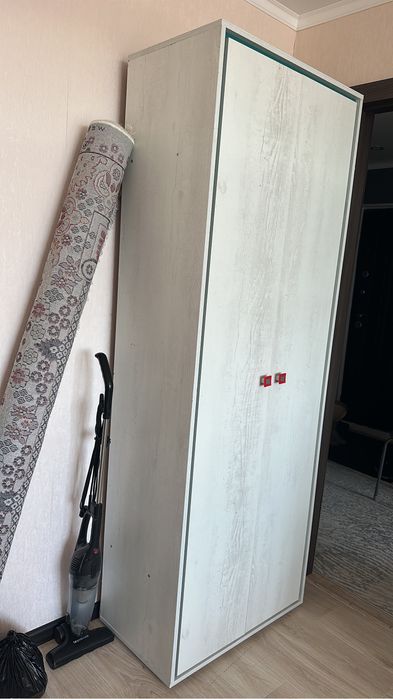 Продам шкаф для одежды