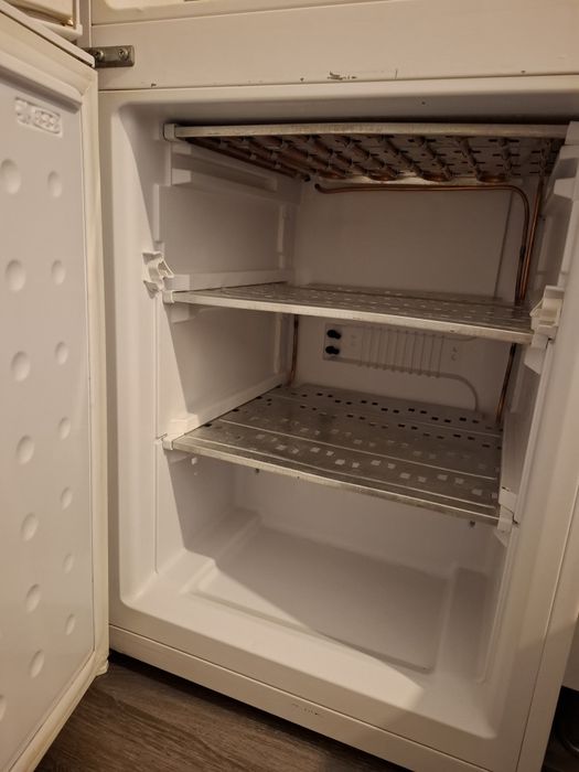 Vând frigider, combină frigorifica