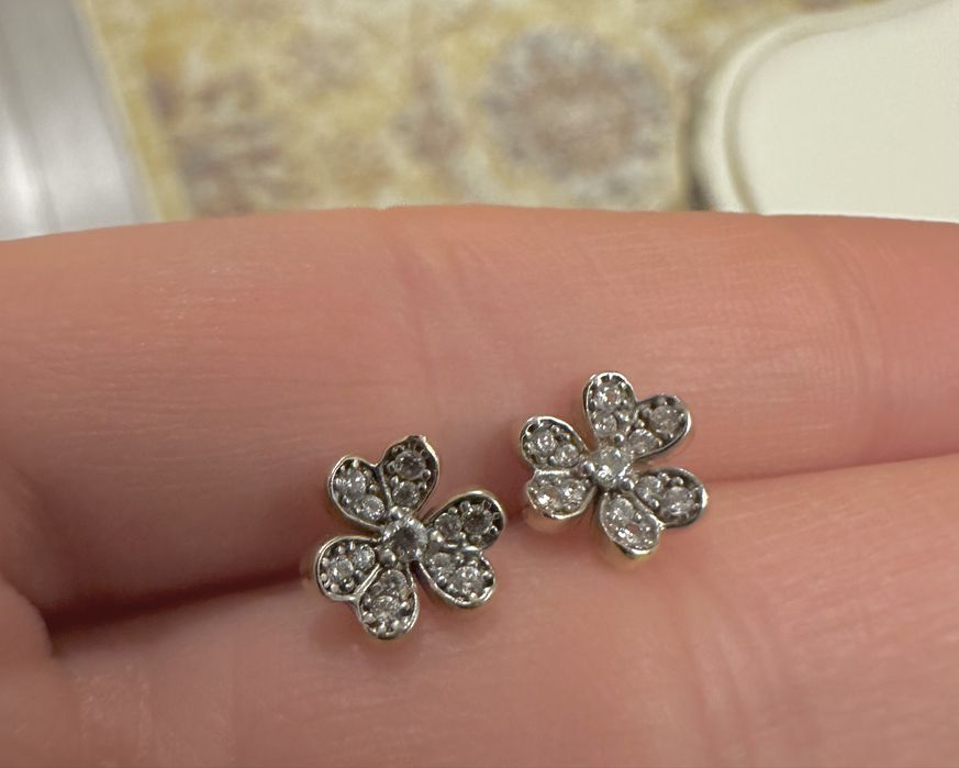 Cercei din aur 14 k, cu zirconii, model trifoi floare