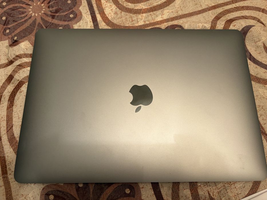 Macbook Air 13 16GB RAM 256GB