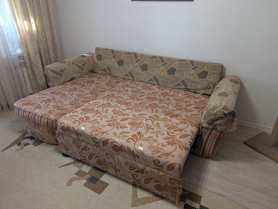 Продам диван б/у недорого