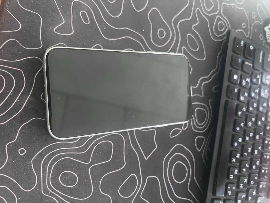 Продавам Iphone XR за части
