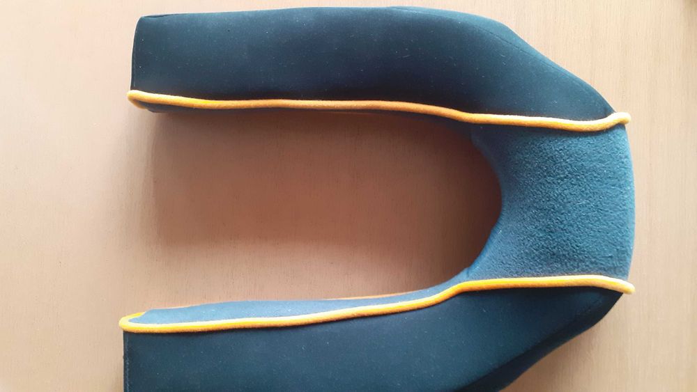 Масажьор за врат Medisanа MNV