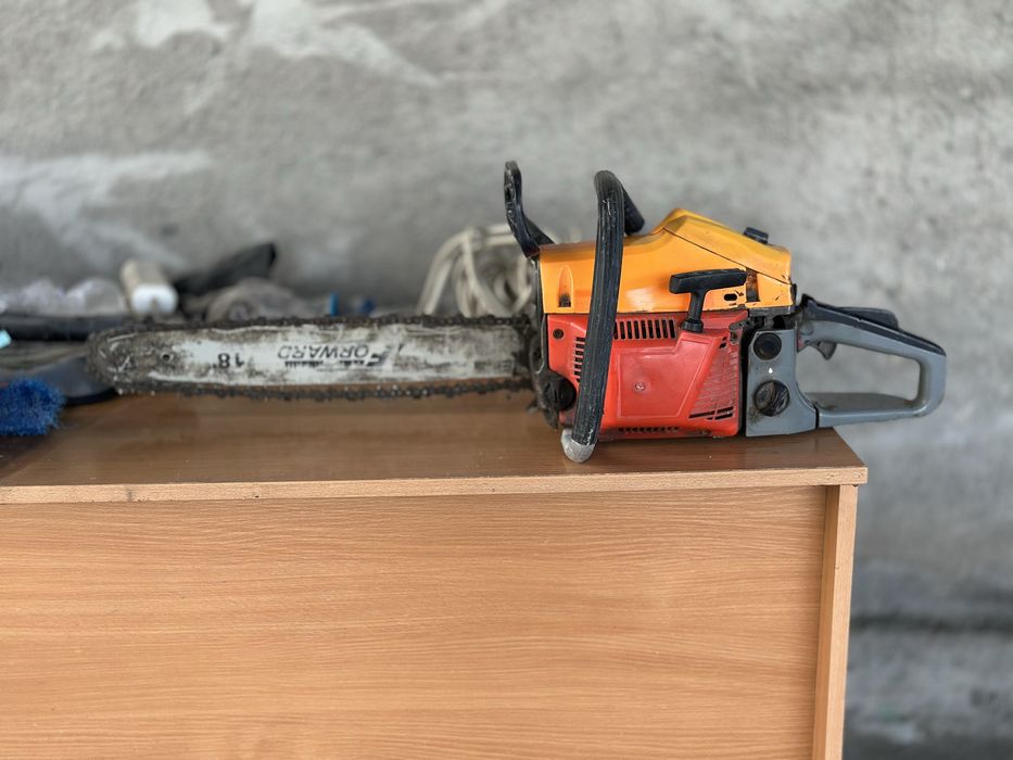 Продаю бензопилу