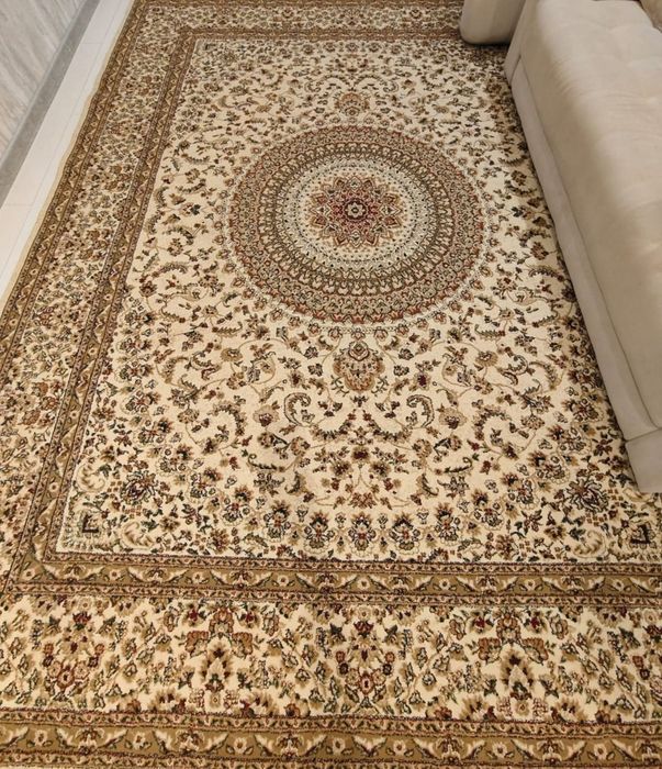 Продам ковёр 4.20 х 3.20