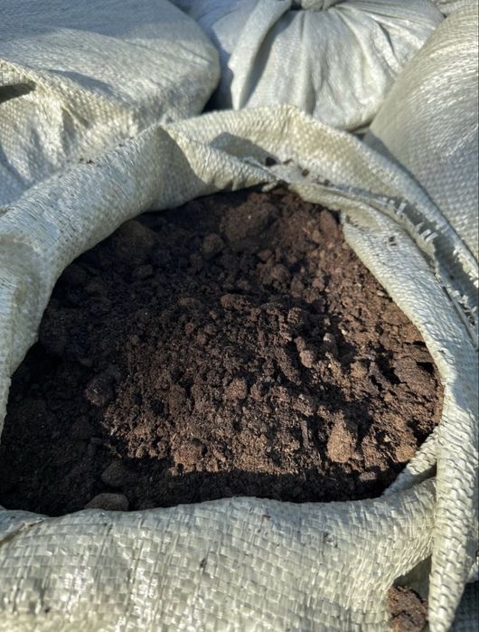 Чистый чернозем с карьера и перегной навоз