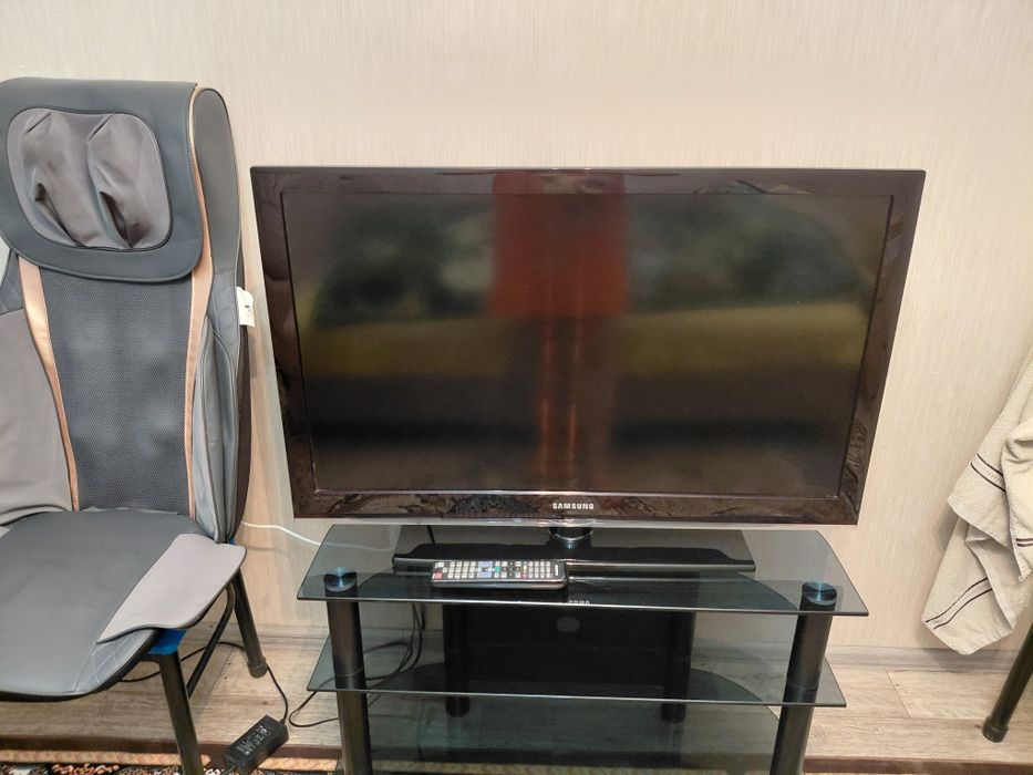 Продам телевизор б/у марки Samsung