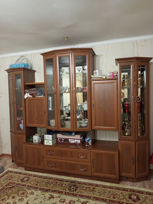 Горка орехового цвета