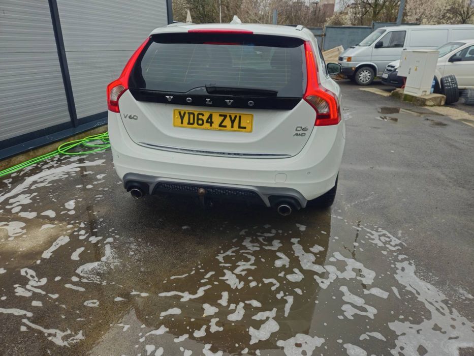 Volvo V60 R-Design D6  215 PHEV AWD на части