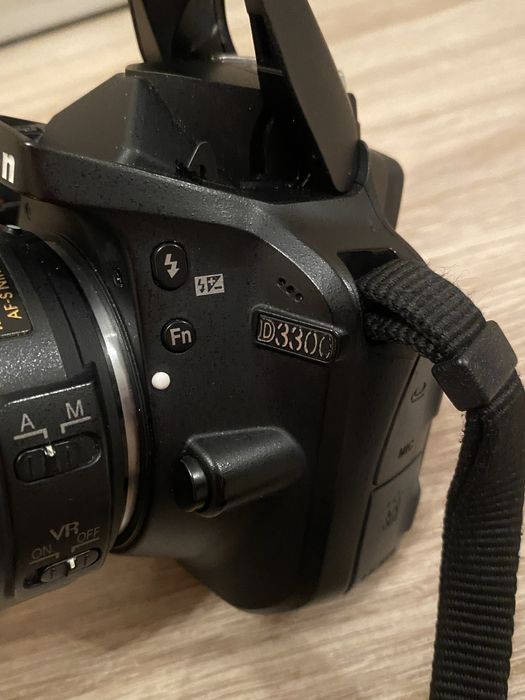Aparat foto DSLR Nikon D3300, 24.2MP + Obiectiv 18-55 + card + geantă