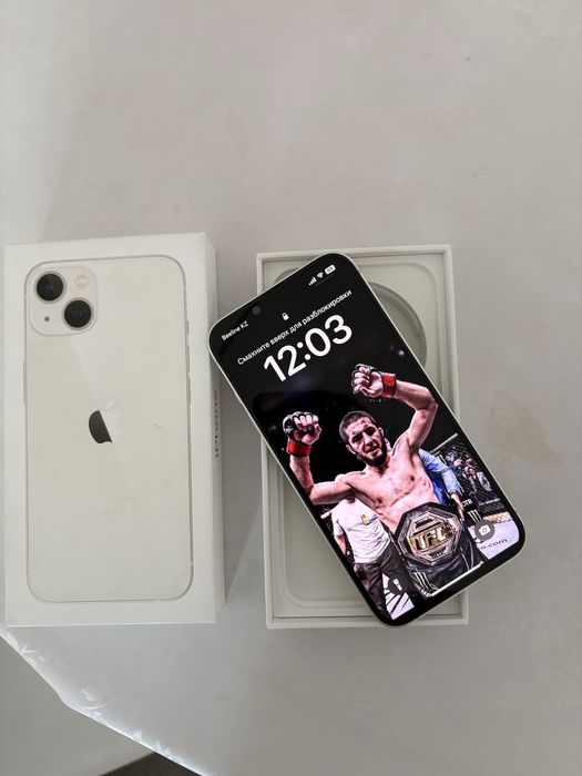 Продам айфон 13 с коробкой