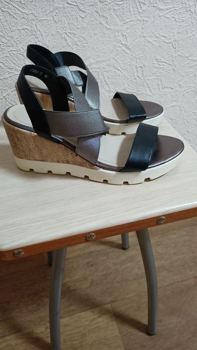 Босоножки женские  TACCARDI