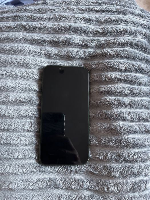 Продам iPhone 13