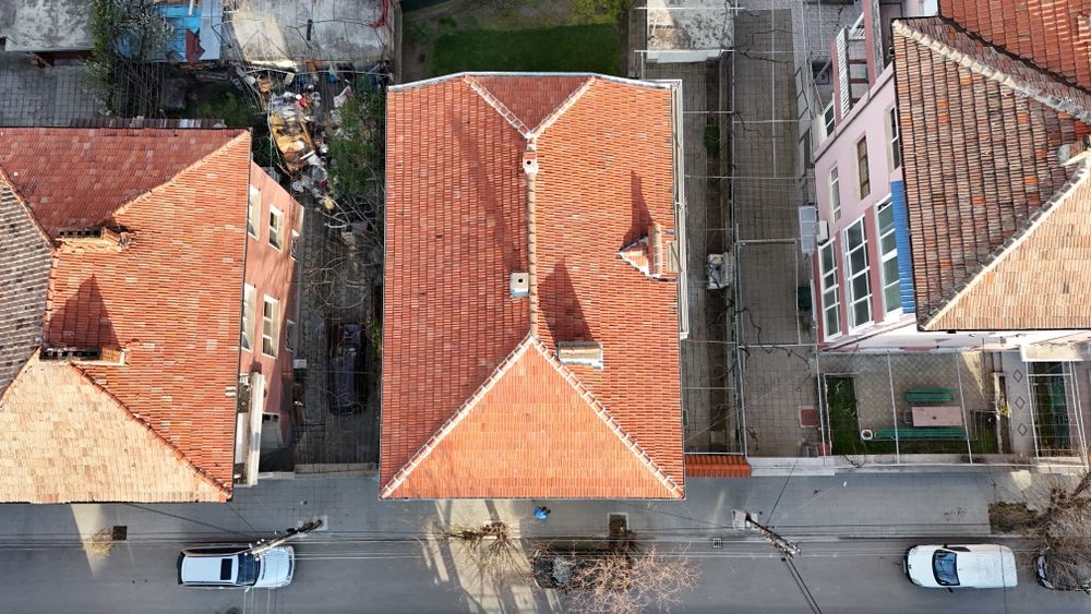 Професионално Заснемане на Къща с Дрон