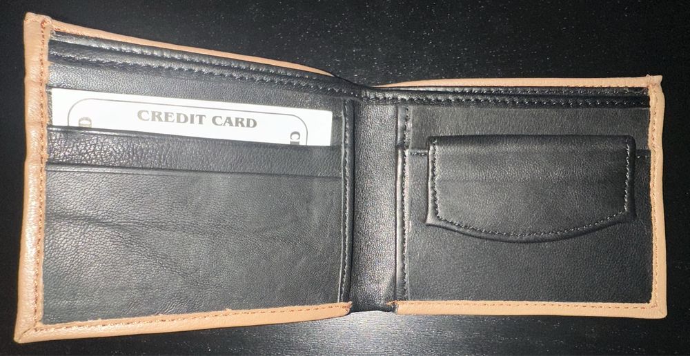 Продавам няколко чисто нови и 1 супер запазен портфейли