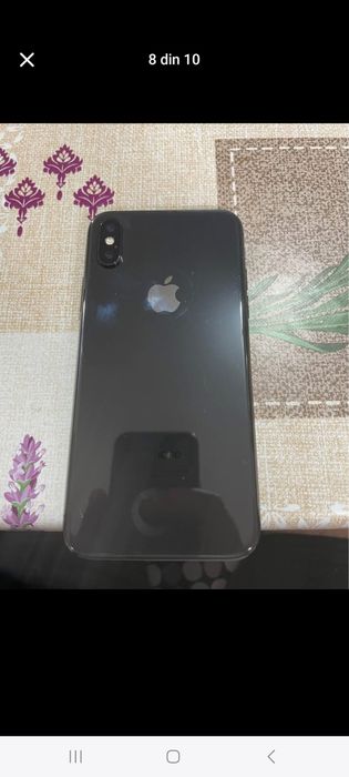 Vand sau schimb 3 telefoane Iphone