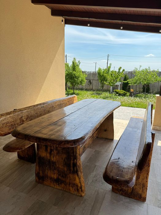 Masa terasa lemn masiv