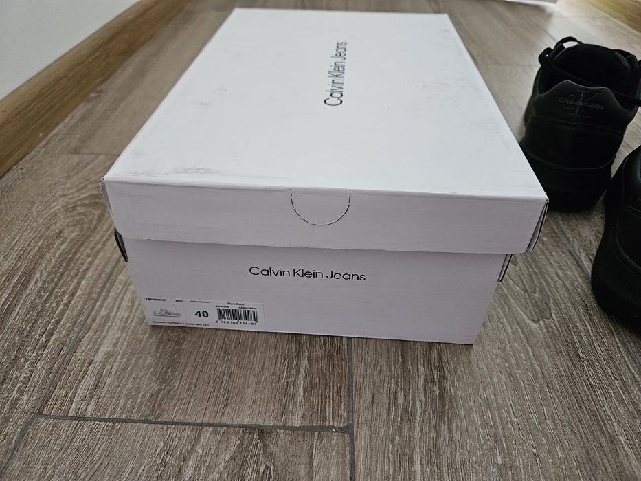 Продавам черни мъжки обувки Calvin Klein Jeans