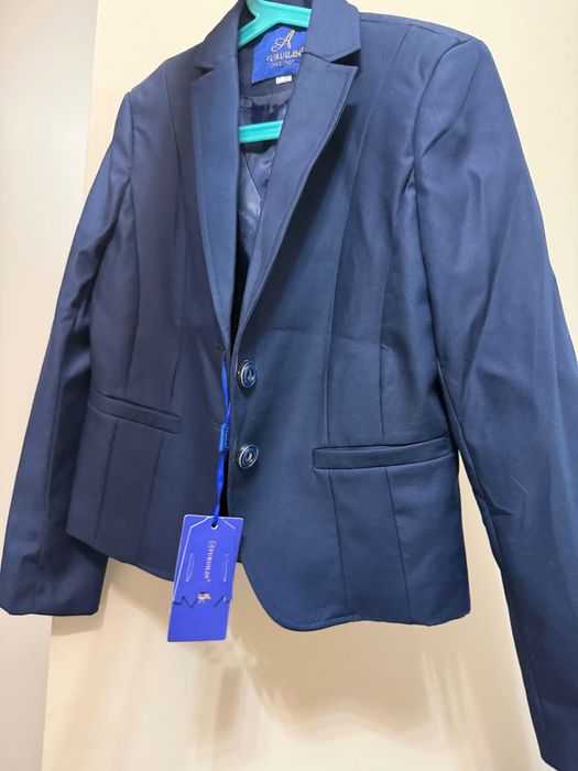 Новый жакет (пиджак) школьный