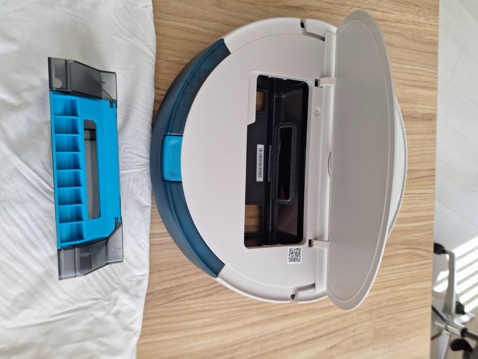 Пахосмукачка робот Philips HomeRun за сухо и мокро почистване ​Серия 7